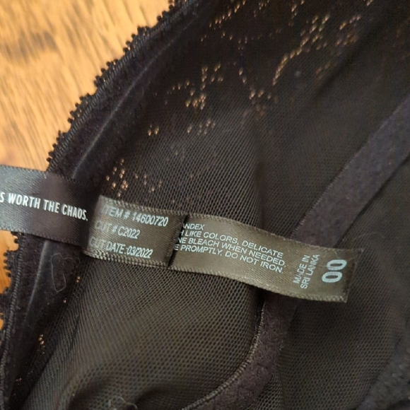 Torrid Black Lace Bandeau Equivalent to Brand Size 00 = Size 10 Or M/L - Picture 4 of 9